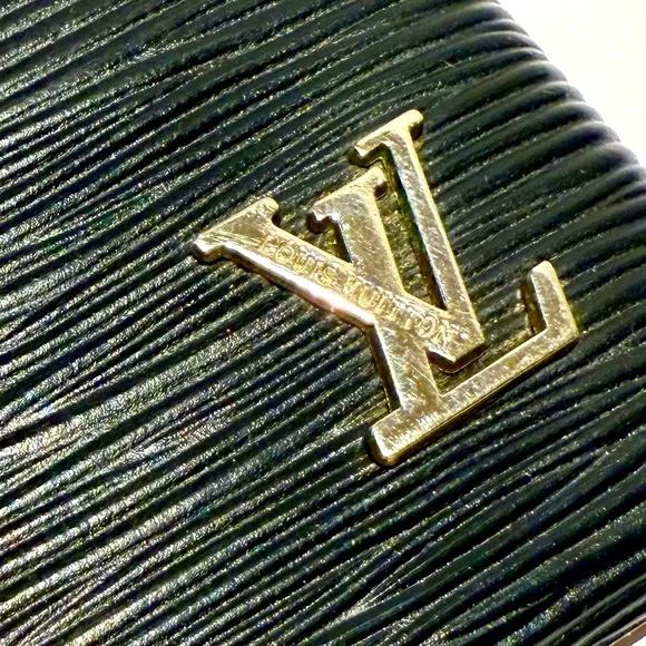 Louis Vuitton Monogram IPhone 11 Case - Picture 7 of 7